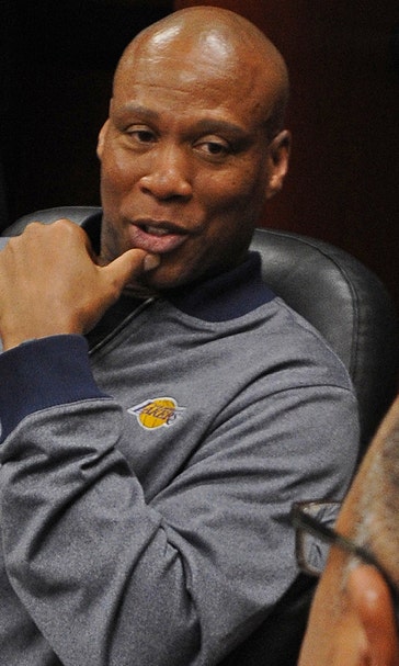Byron Scott's firing started with a text he got while babysitting